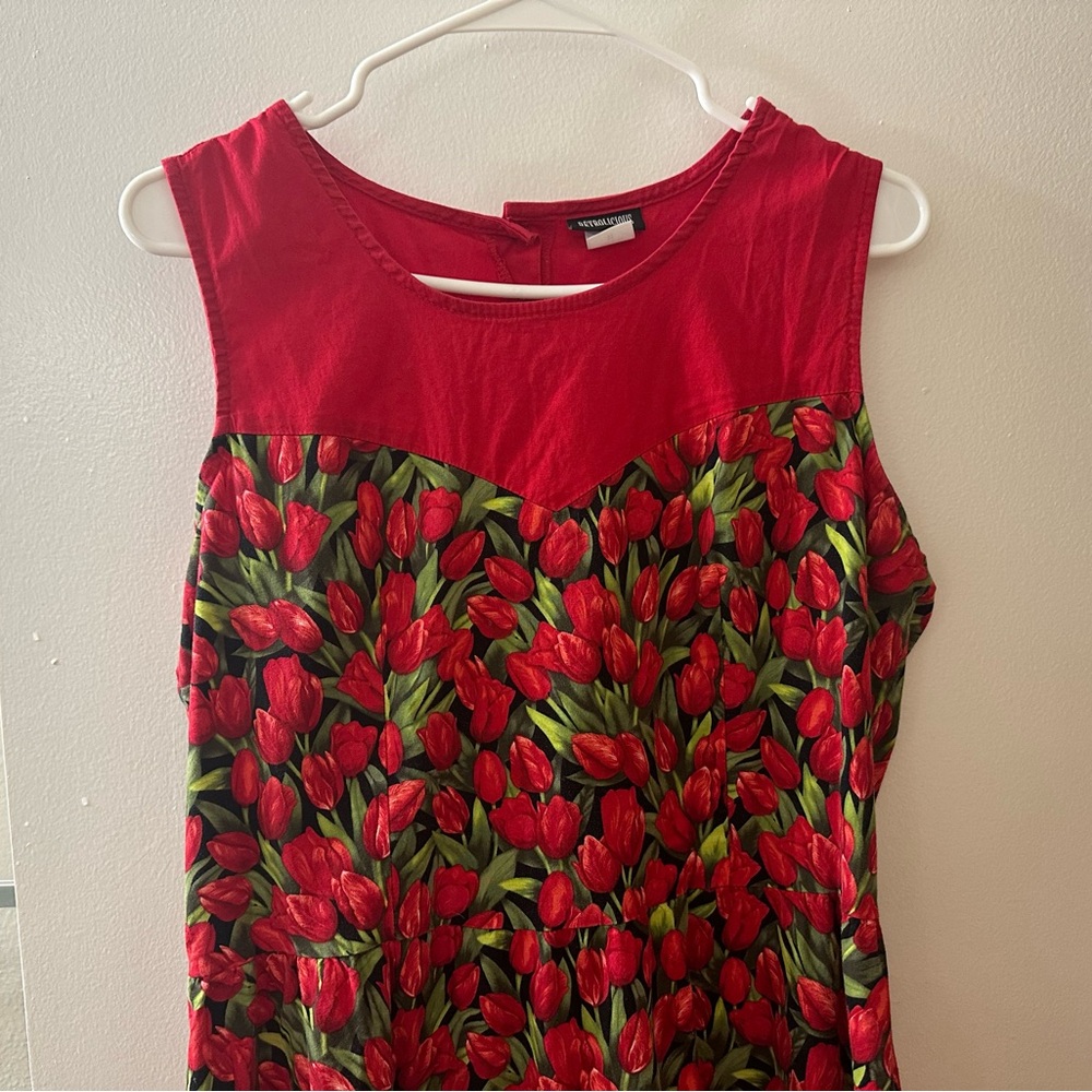 Retrolicious Red and Green Tulip Midi Dress - Picture 6 of 9